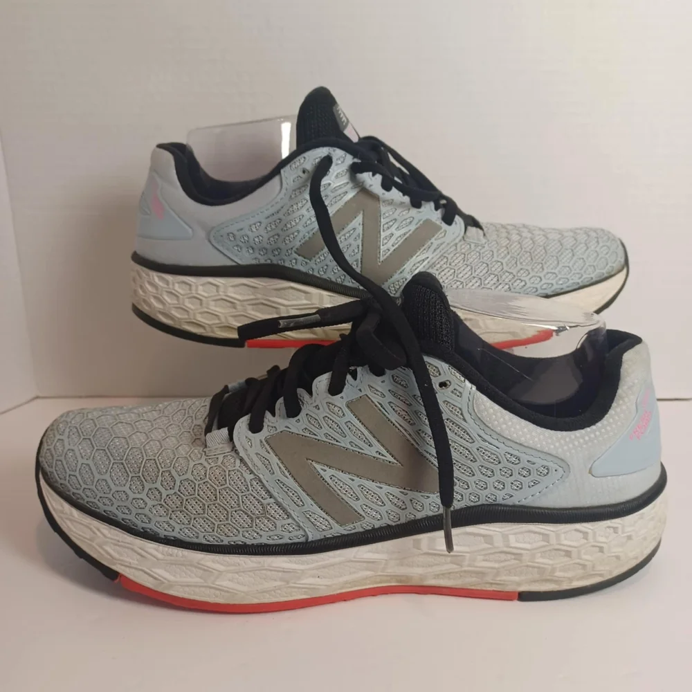 New Balance Womens Size 11 Fresh Foam Vongo V3 WVNGOIP3 Ice Blue Running Shoes